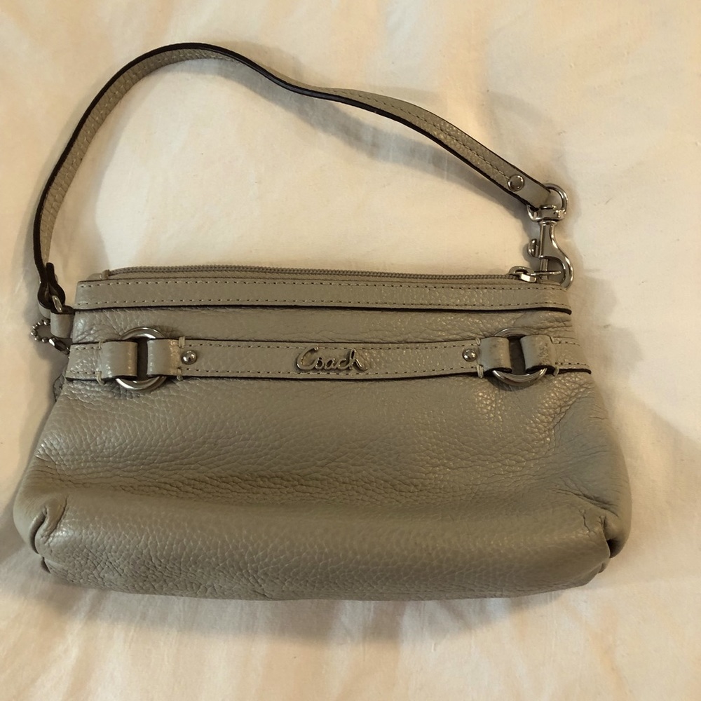 Coach wristlet Dove, gray, pale, pink interior
